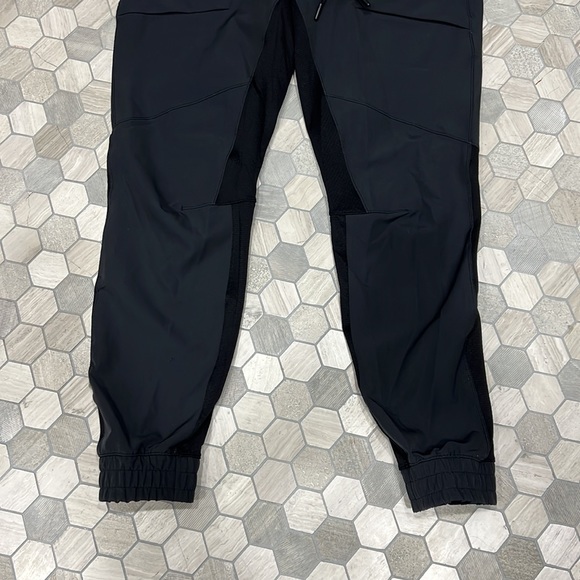 {Lululemon}Mens Sz L Charcoal Gray & Black Joggers w/Elastic Waist & Tie - Picture 3 of 11
